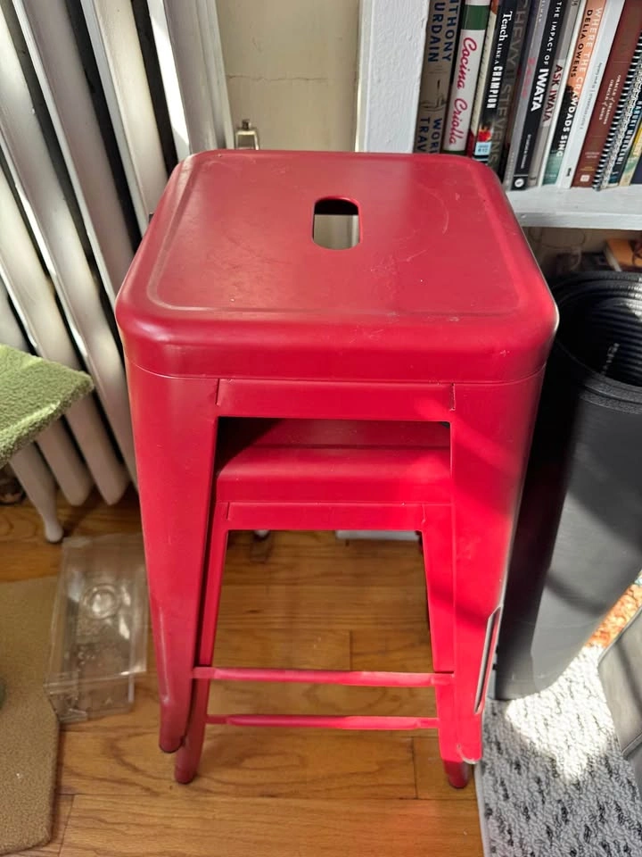 Set of 2 Red Metal Bar Stools