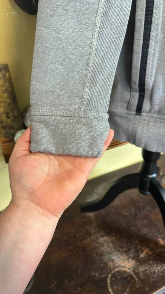 Lululemon button down sweater Jacket - photo 4