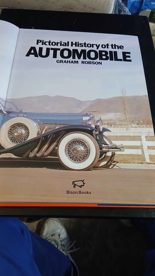Pictorial History of the Automobile by Graham Robson - photo 2