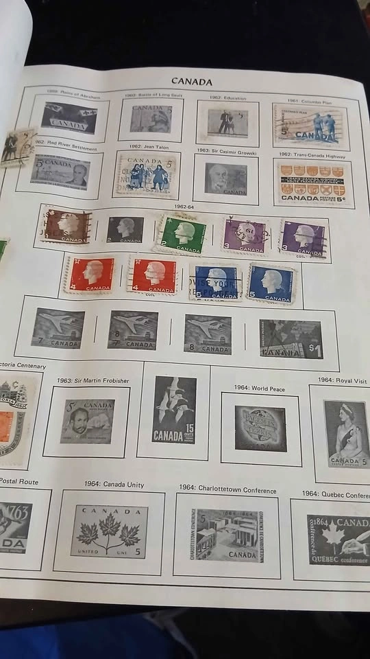 Harris Canada Postage Stamp Album - photo 4