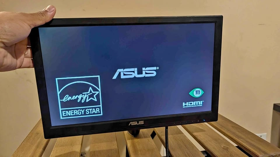 ASUS VT169 15.6" Touch Monitor