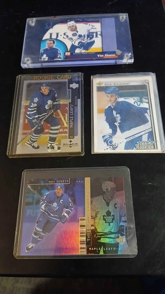 Toronto Maple Leafs Hockey Card and Memorabilia - photo 2