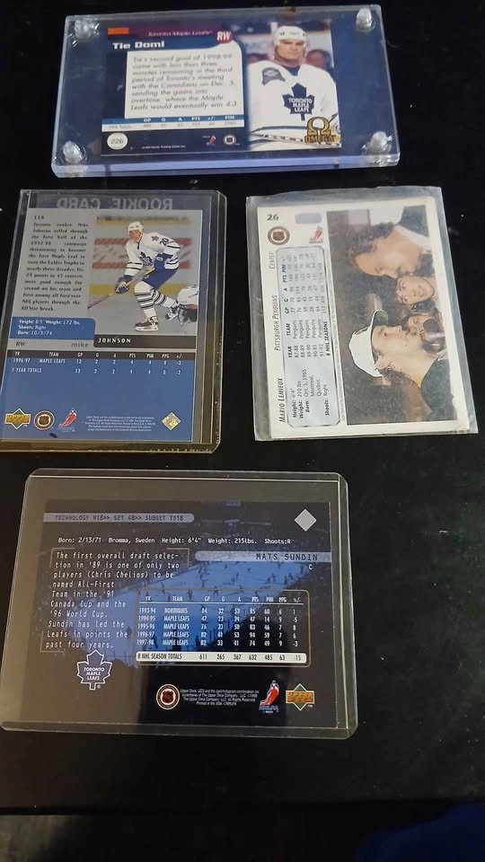 Toronto Maple Leafs Hockey Card and Memorabilia - photo 3