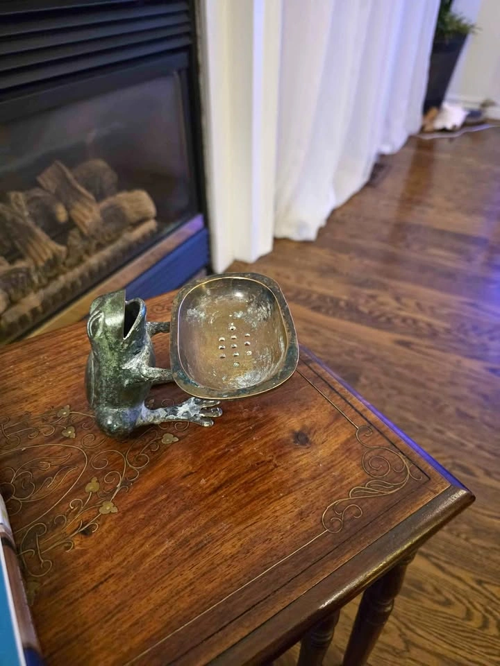 Vintage Bronze Frog Soap Dish