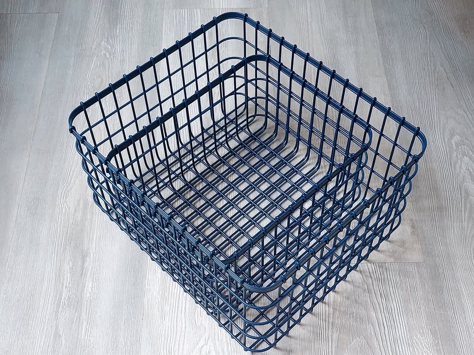 Two Premium Wire Storage Baskets (OUI) - photo 2
