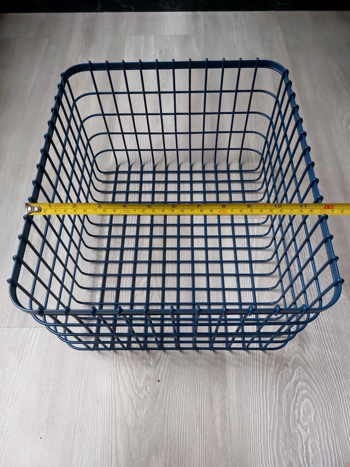 Two Premium Wire Storage Baskets (OUI) - photo 5