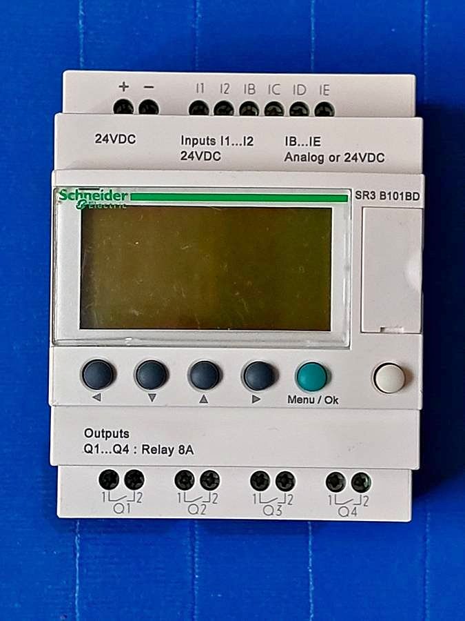 Schneider Electric Zelio Smart Relay Timer