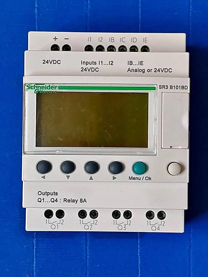 Schneider Electric Zelio Smart Relay Timer thumbnail