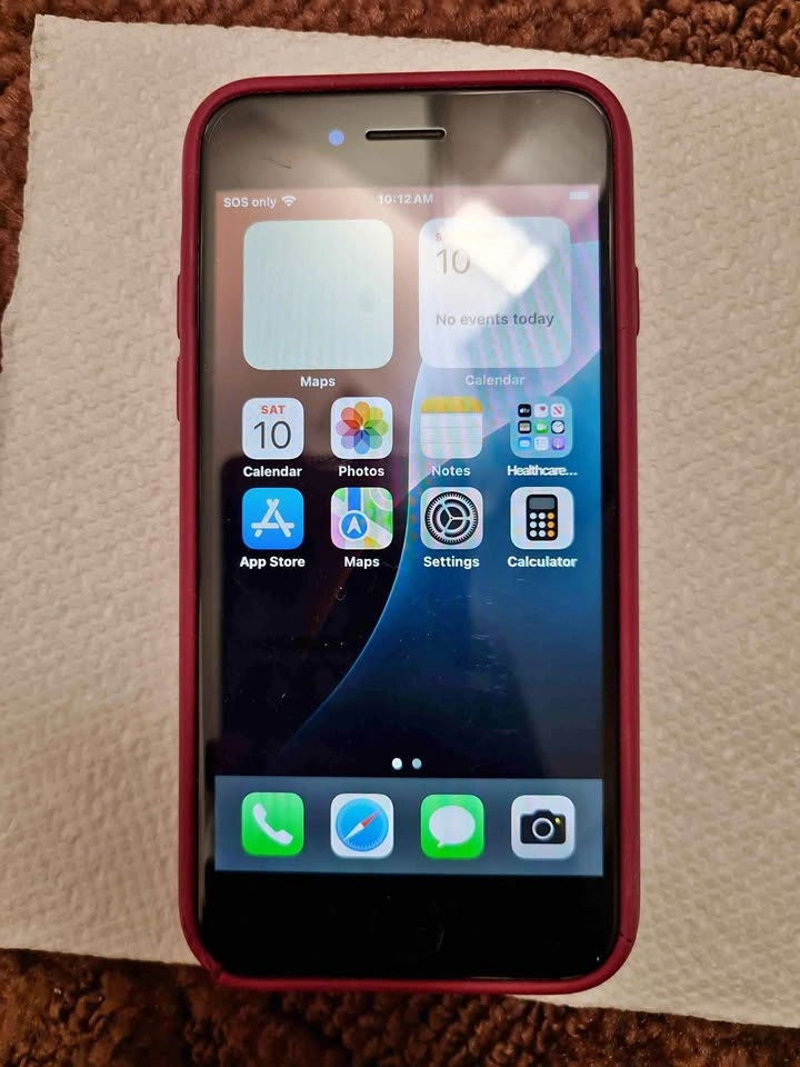 iPhone SE Red with case