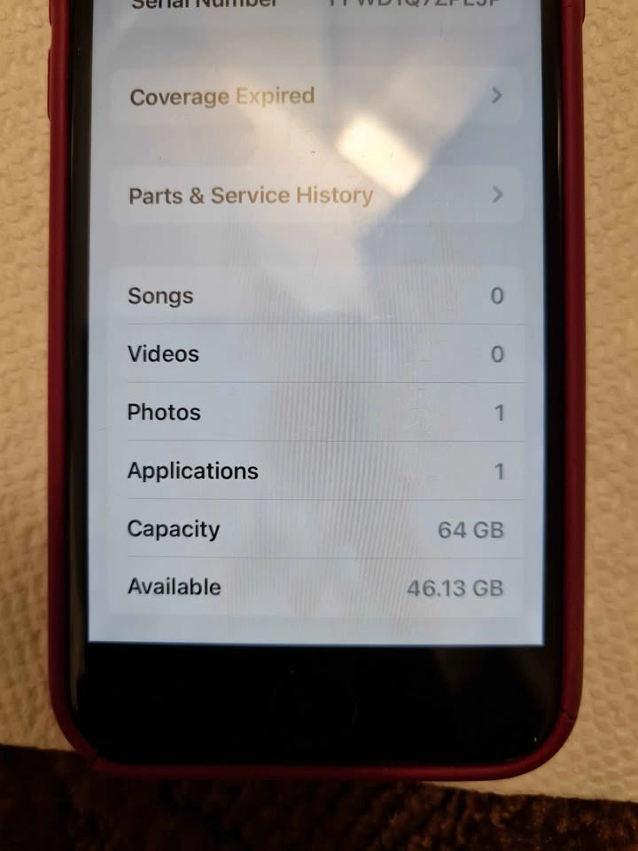 iPhone SE Red with case - photo 3