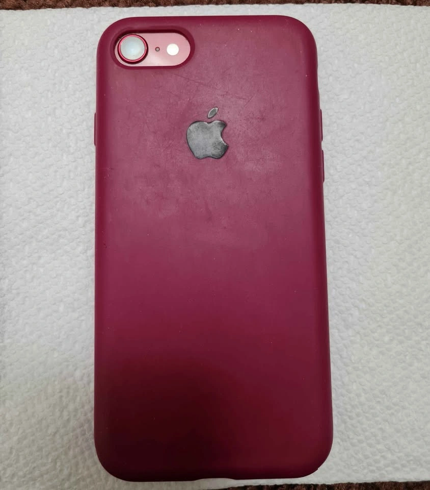 iPhone SE Red with case - photo 4