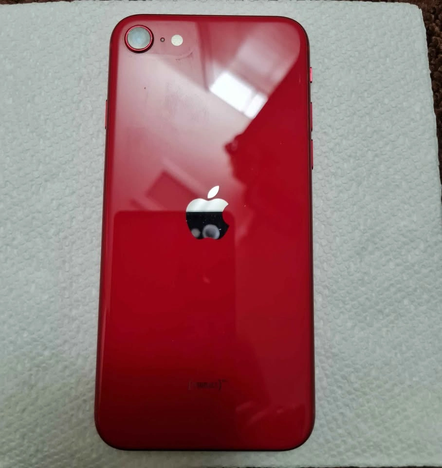 iPhone SE Red with case - photo 5