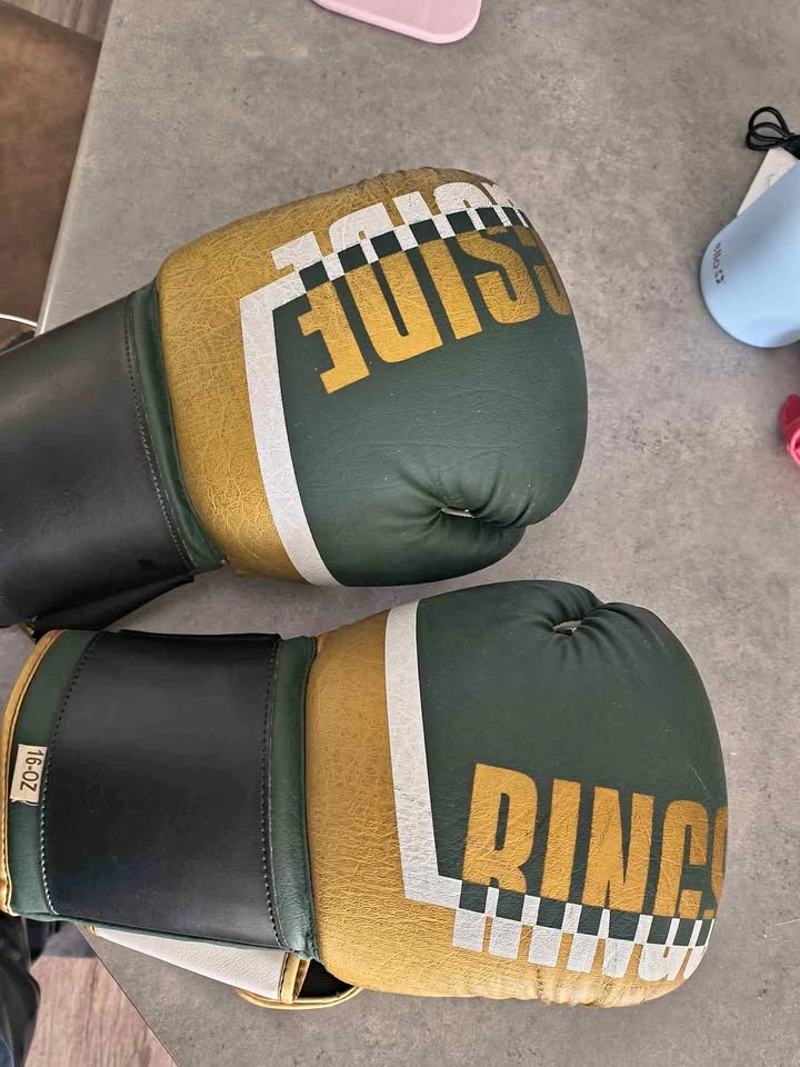 16oz Sparring gloves