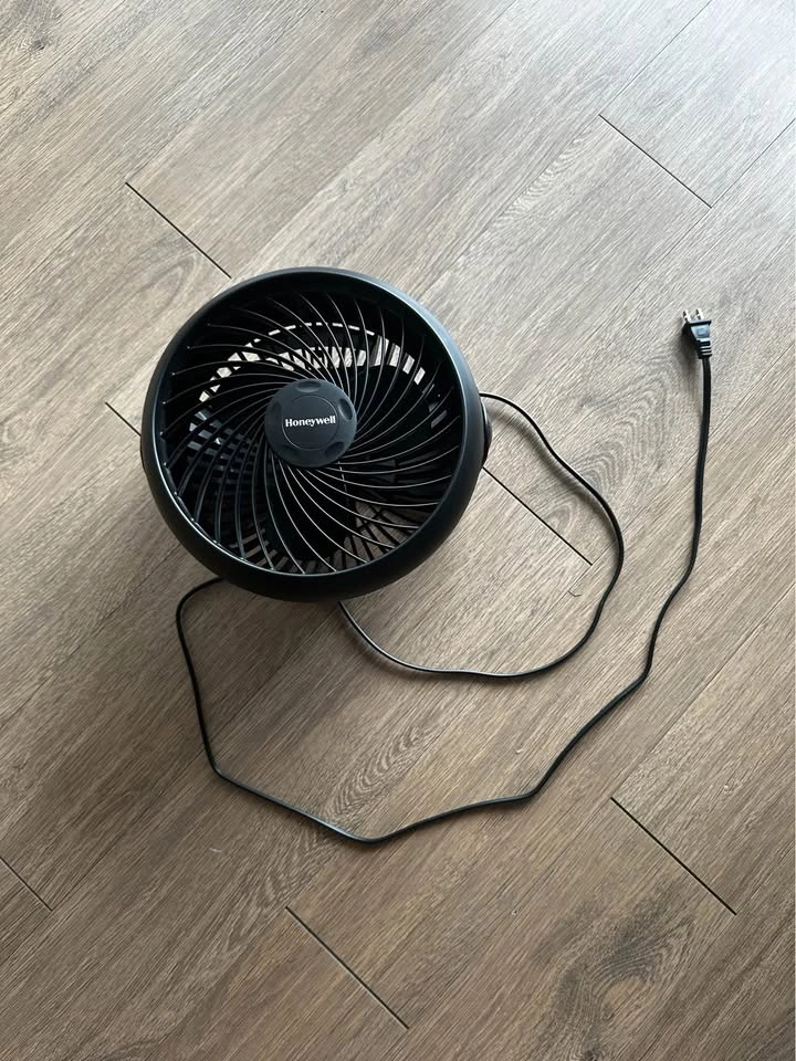 Honeywell TurboForce Power Air Circulator Fan - photo 3