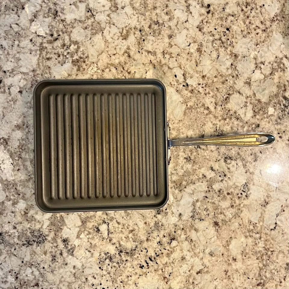 All-Clad HA1 Hard Anodized Nonstick 11x11 Inch Grill Pan