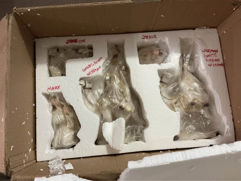 Large nativity set (11 pieces) - photo 2