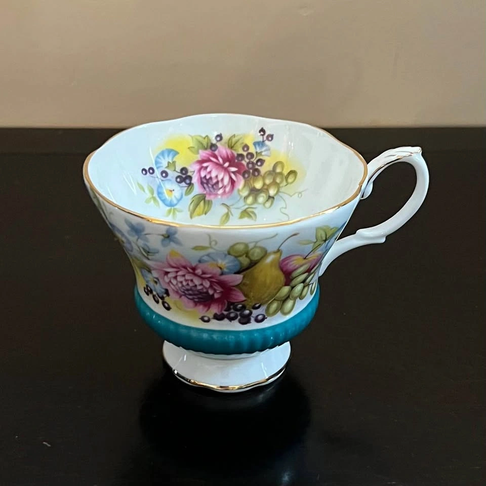 Royal Albert Bone China Orphan Teacup Country, Fayre Series - photo 2