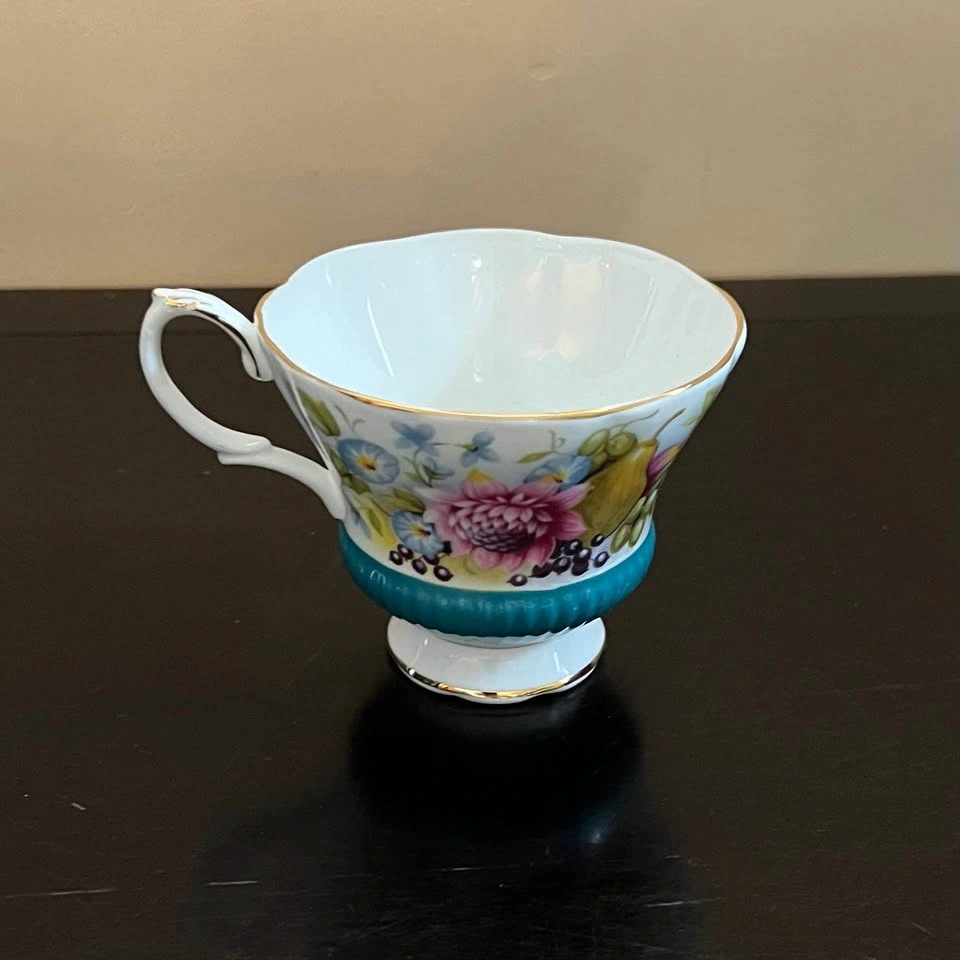 Royal Albert Bone China Orphan Teacup Country, Fayre Series - photo 3