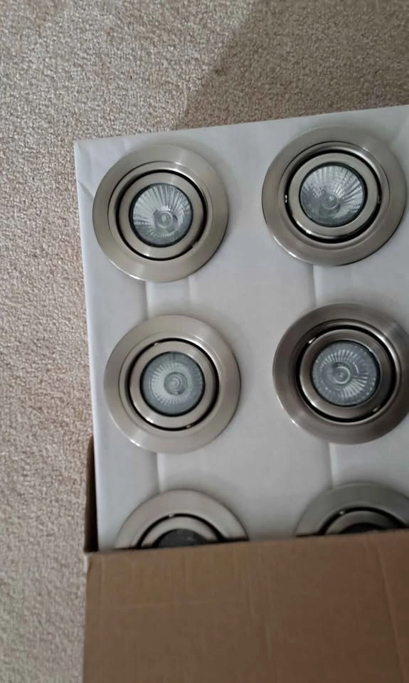 6 silver recessed lights near Londonderry Mall - photo 3