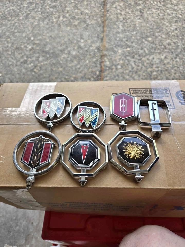 Hood ornaments
