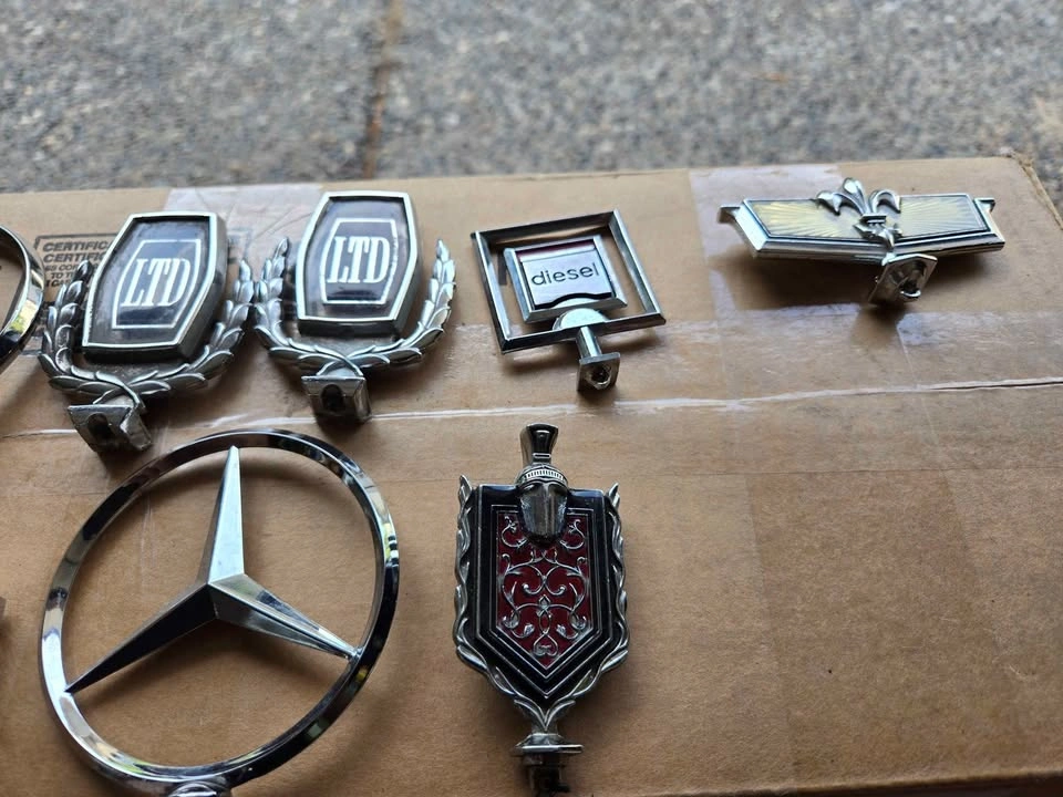 Hood ornaments - photo 4
