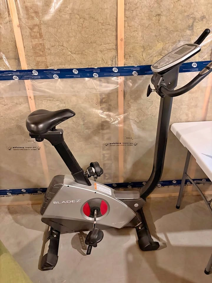 Bladez Fitness U250 Upright Exercise Bike