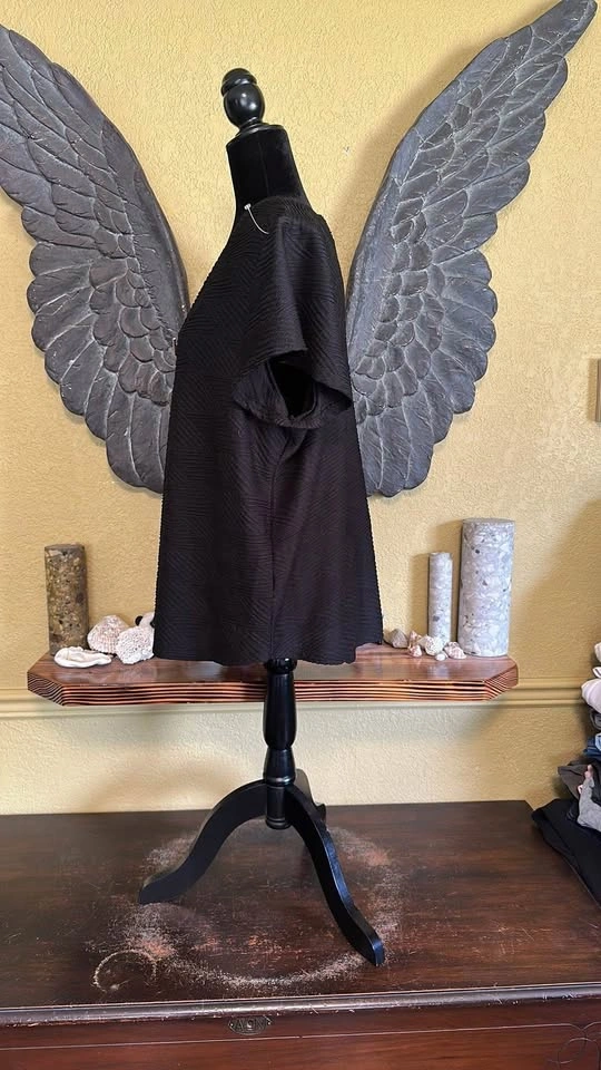 Love Scarlett Black Textured V-Neck Top - photo 4