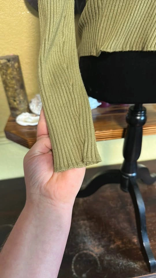 Dynamite Olive Ribbed V-Neck Sweater Top - photo 2
