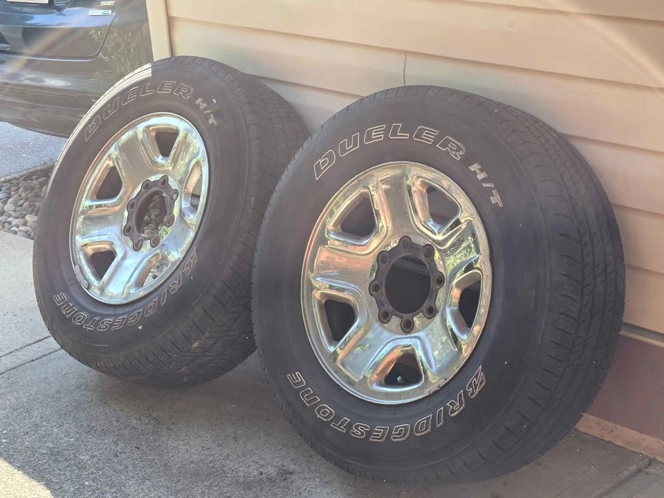4TH gen ram 3500 18" rims & rubber - photo 3