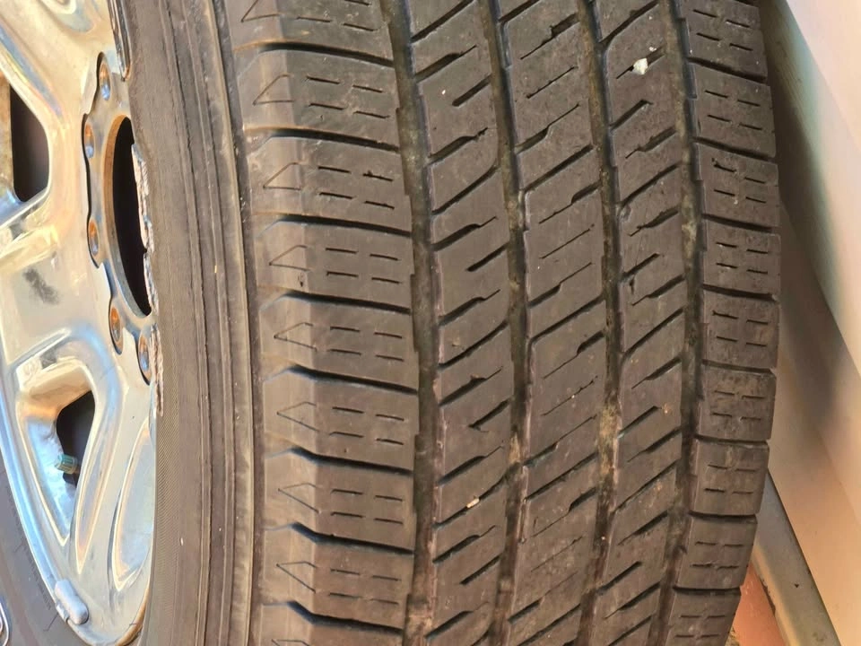 4TH gen ram 3500 18" rims & rubber - photo 5