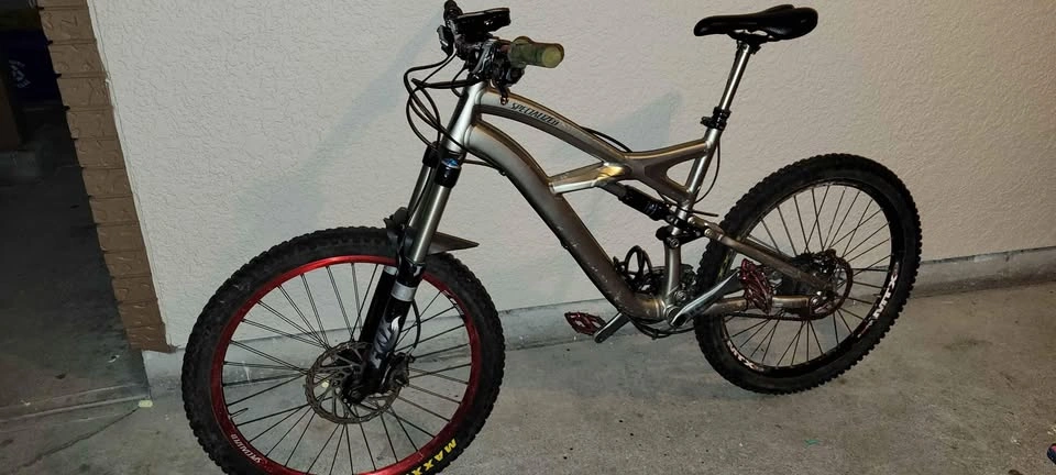 Specialized Enduro SL - 2010 Size Medium - photo 4