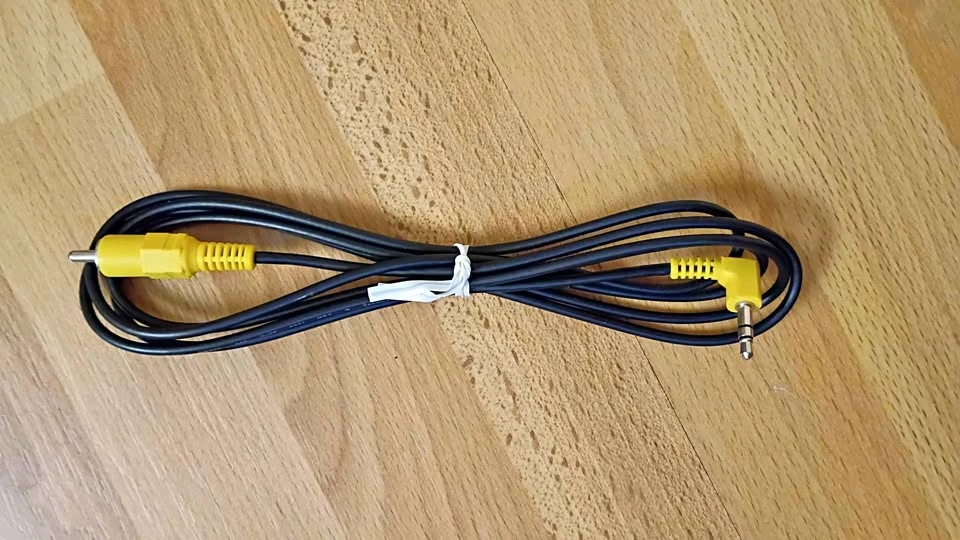 3.5mm to RCA