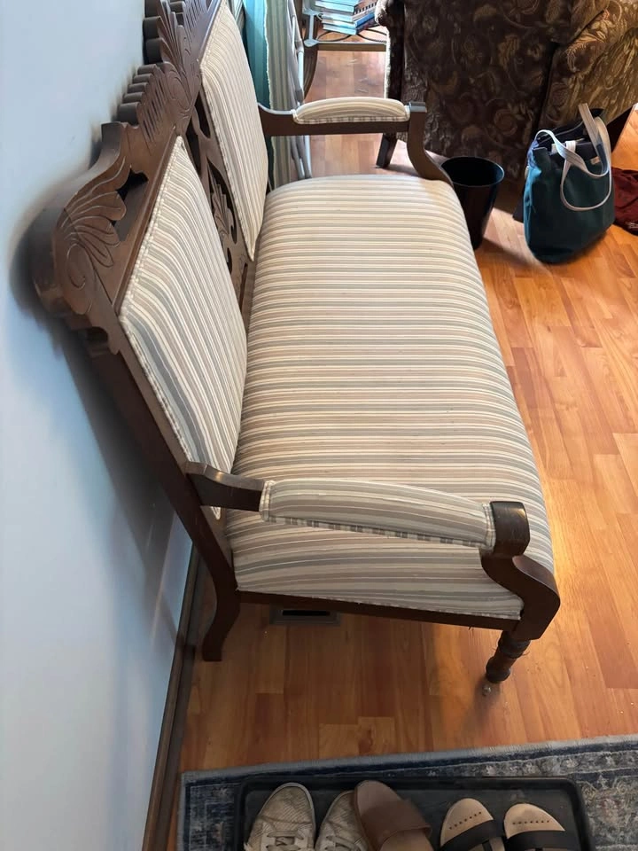 Antique Carved Wood Settee - photo 3