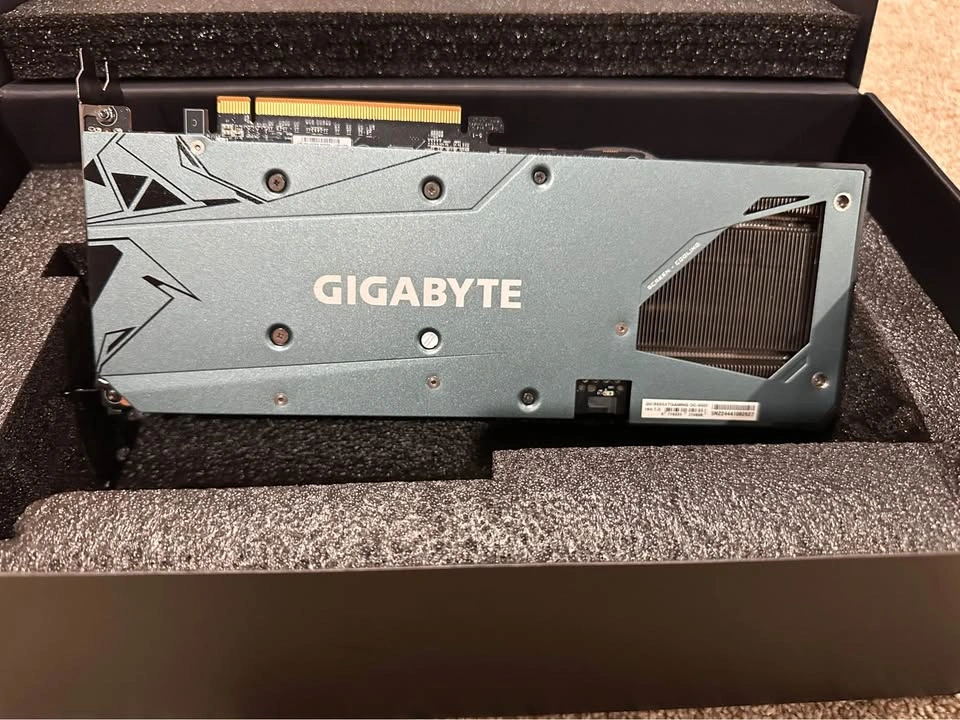 Gigabyte Radeon RX 6650 XT Gaming OC 8GB – Excellent Condition - photo 3