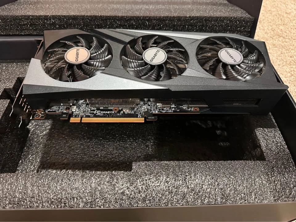 Gigabyte Radeon RX 6650 XT Gaming OC 8GB – Excellent Condition - photo 4