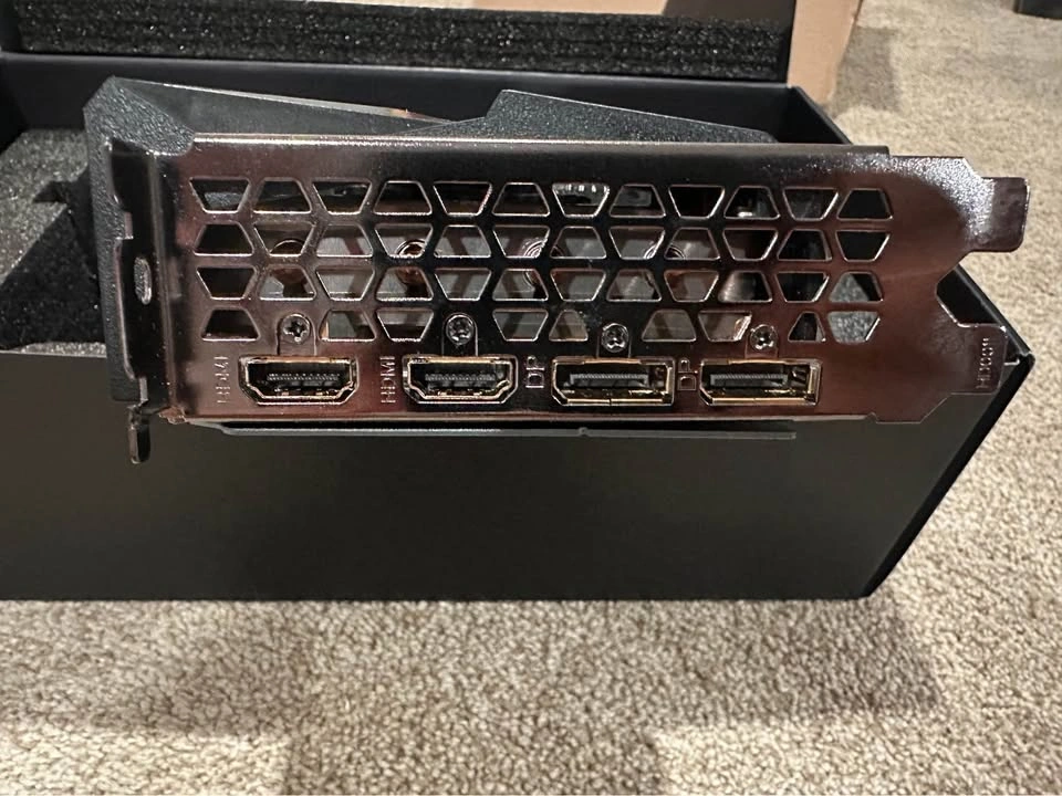 Gigabyte Radeon RX 6650 XT Gaming OC 8GB – Excellent Condition - photo 5