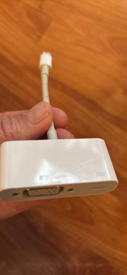 Lightning to VGA adaptor - photo 4