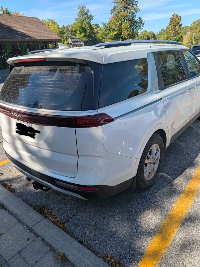 2022 Kia Carnival LX Plus One Owner - photo 4
