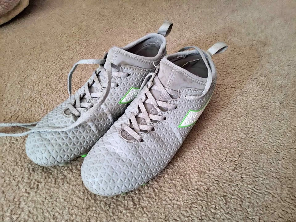 Diadora Football Cleats Size 7