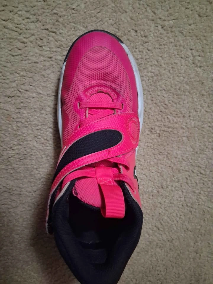 Nike Girls Team Hustle D 11 Shoes pink/black US SIZE 3.5 - photo 5