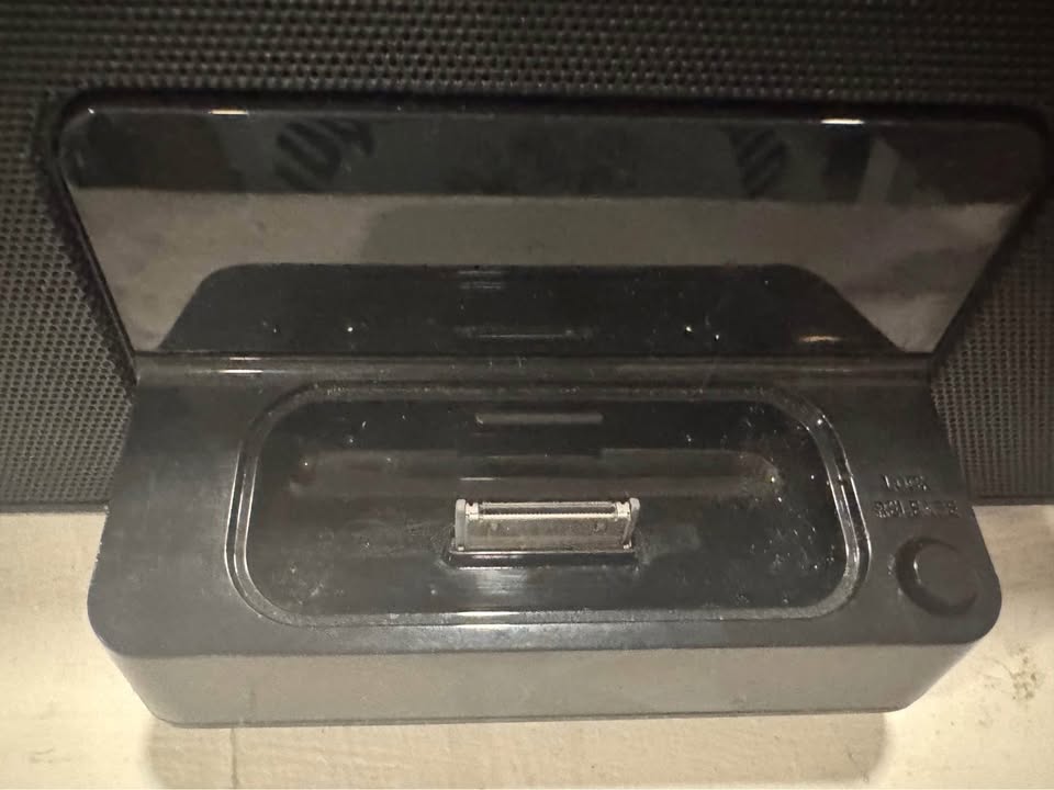 Sleek & Stylish Sony Radio - photo 3
