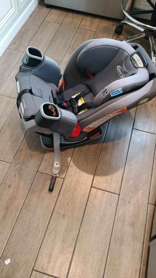 Graco Extend2Fit convertible car seat - photo 2