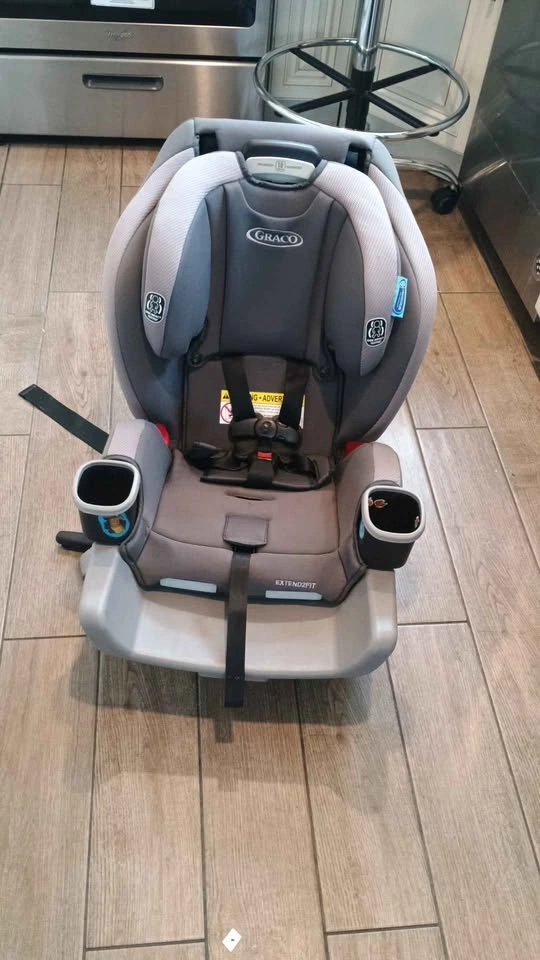 Graco Extend2Fit convertible car seat - photo 3