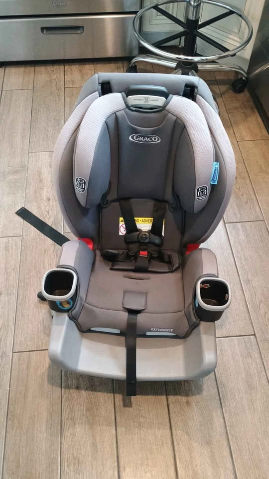 Graco Extend2Fit convertible car seat - photo 4
