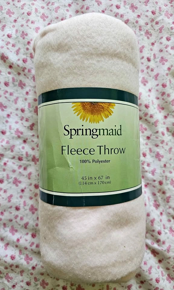 Brand New Springmaid Soft Fleece Throw Blanket - 45" x 67"
