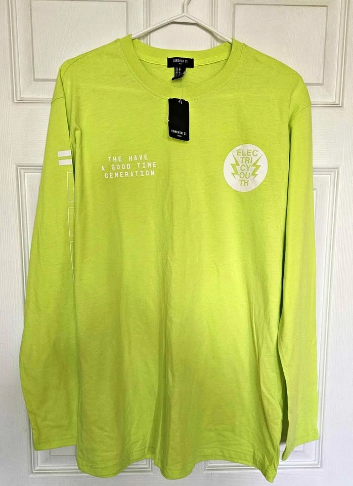 NWT Forever 21 Men Long Sleeve Graphic T-Shirt - Size M