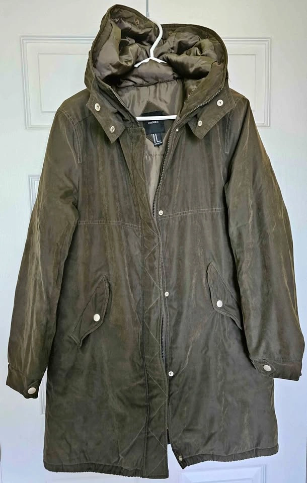 Forever 21 Women's Olive Green Parka Coat with Pink Faux Fur Hoo