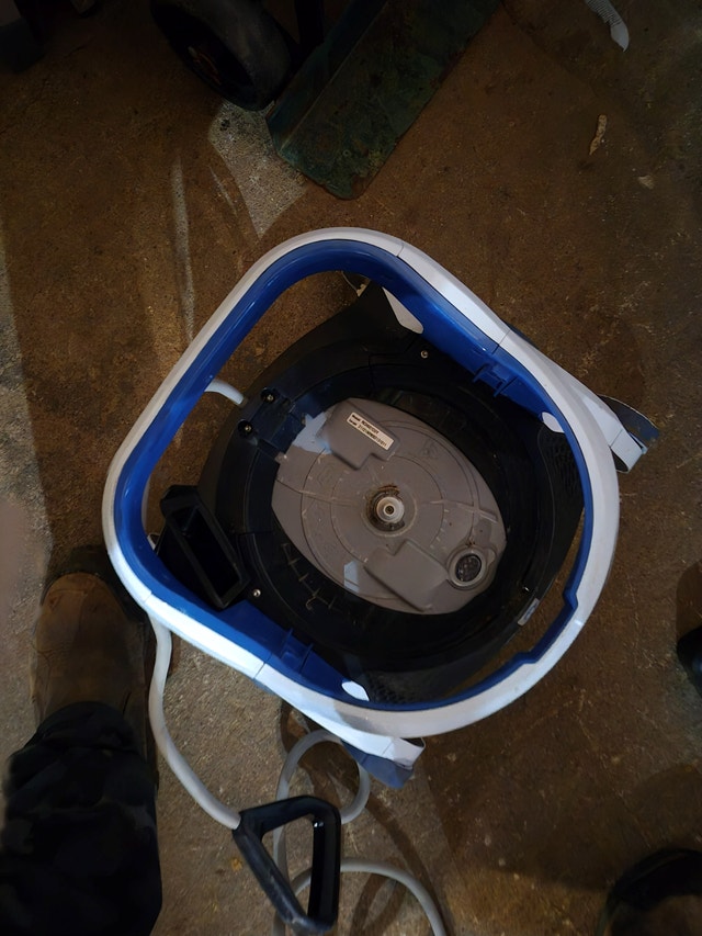 Pool cleaner robot aucavac 600 hayward parts or repair - photo 3