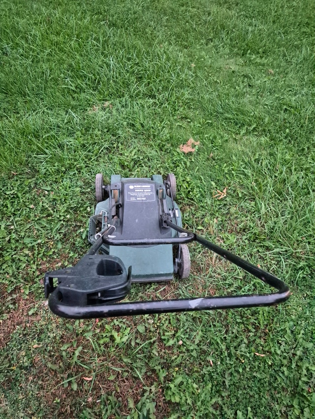 Electric lawnmower Black & decker 2000 Series M2350