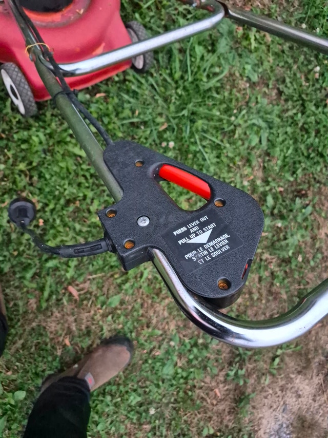 Black & Decker Electric Lawnmower - photo 3